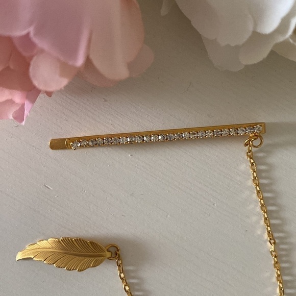 Avigail Adam Bobby Pin Crystals Leaf Chain - Picture 3 of 7